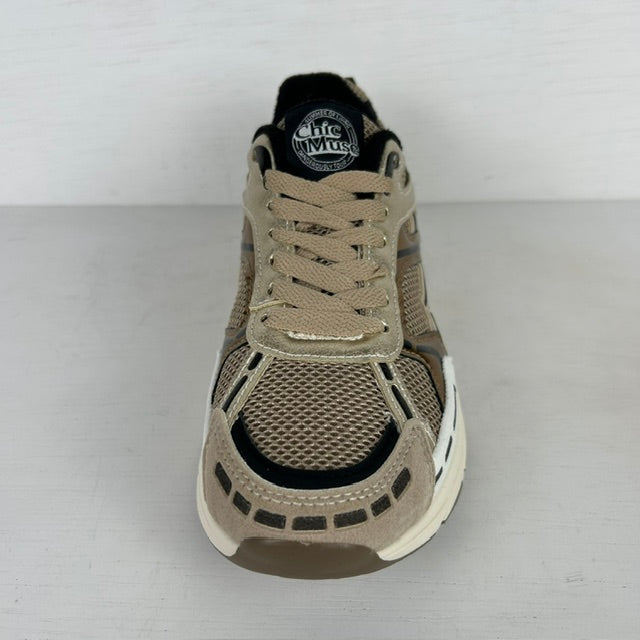 Trendy sneakers met sportief design goud