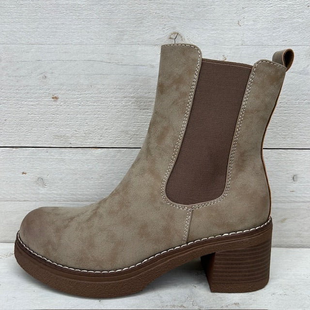 Stoere laarzen met stevige hak khaki