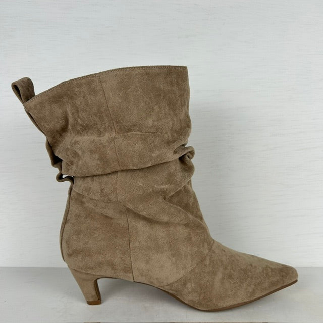 Slouchy cowboylaarzen met naaldhakje en lusje khaki