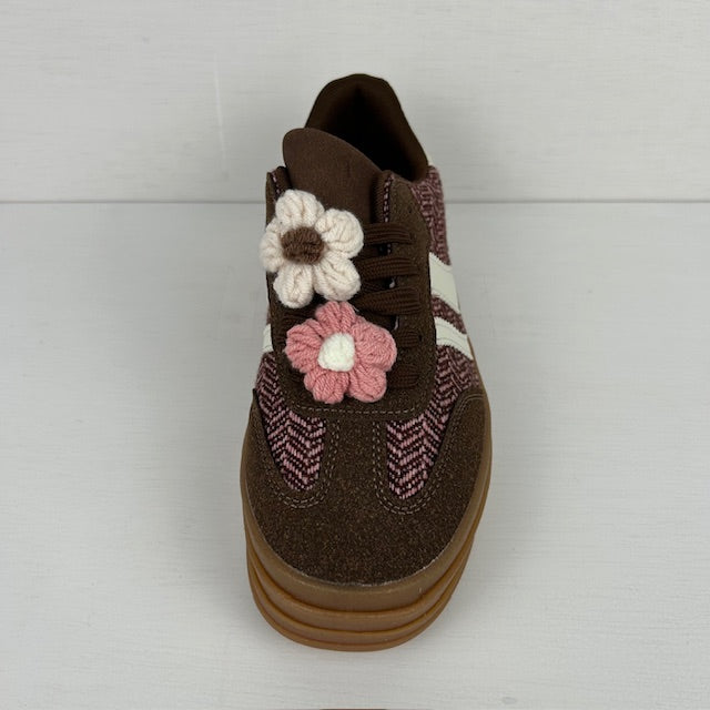 Leuk retro sneakers met bloemetjes roze