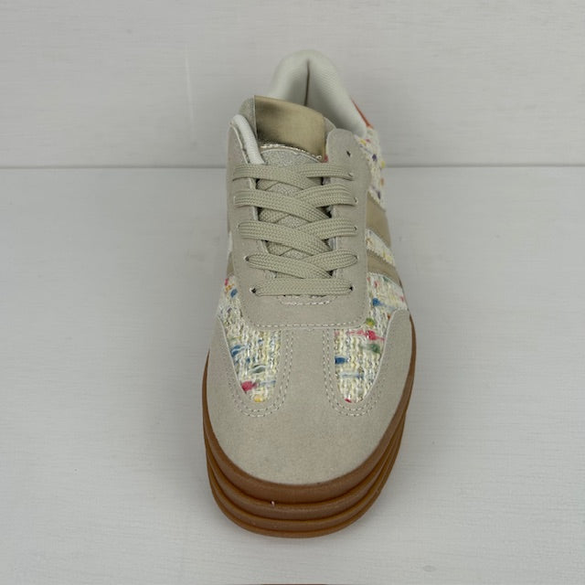 Retro sneakers met gave afwerking goud