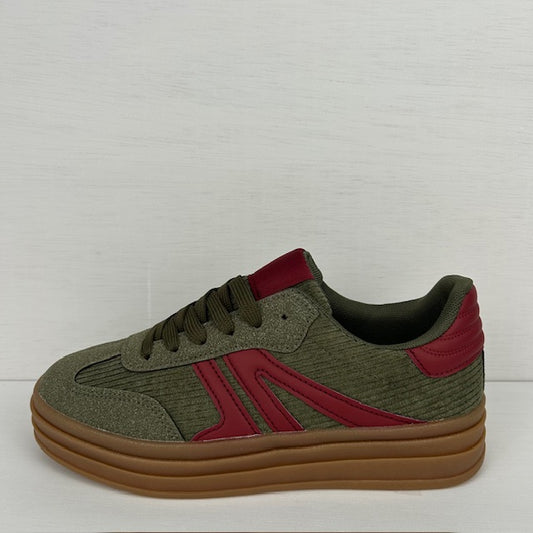 Retro sneakers met leuk design groen