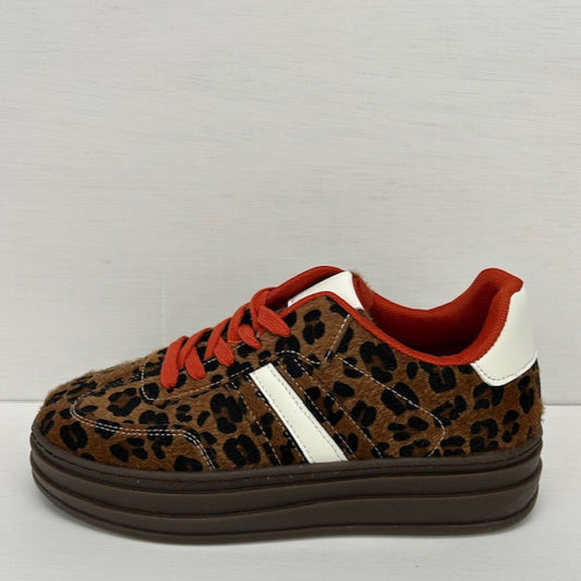 Retro sneakers met trendy design panter