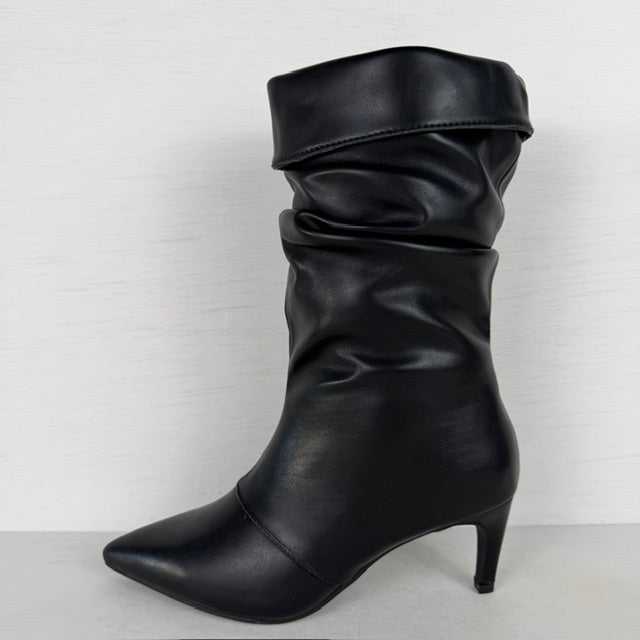 Trendy slouchy laarzen met naaldhakje zwart