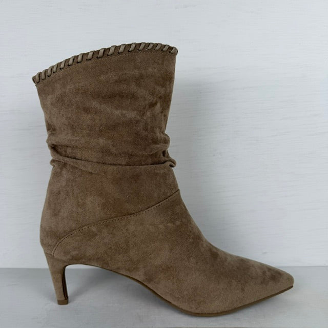 Slouchy laarsjes met naaldhakje en stiksel khaki