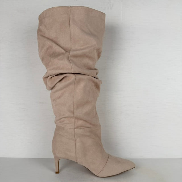 Hoge slouchy laarzen met naaldhakje beige