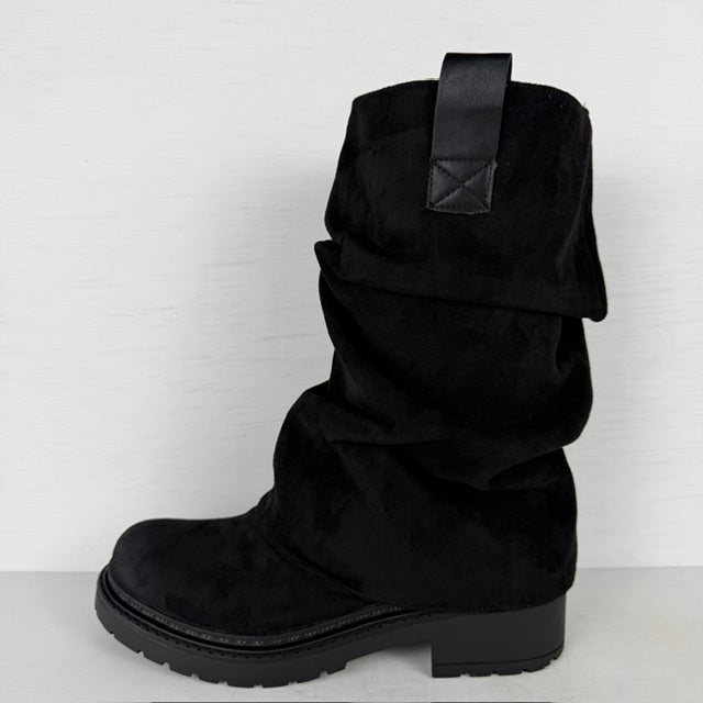 Suèdine boots met slouchy flap zwart