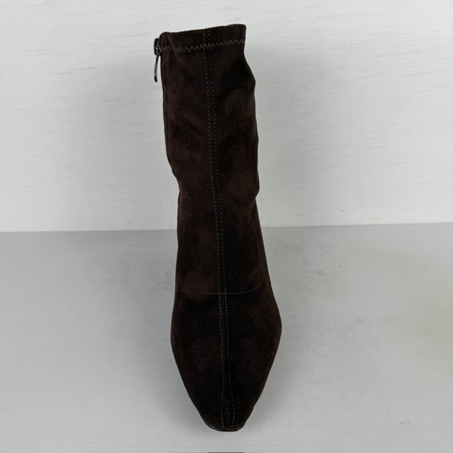 Elegante enkellaarsjes met naaldhakje bruin