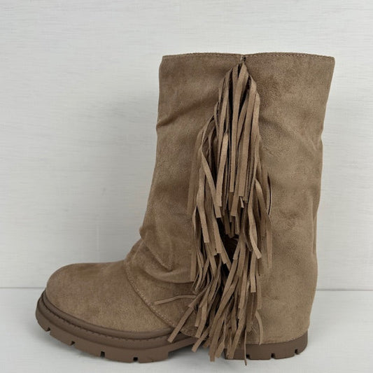 Suèdine boots met leuke flap khaki