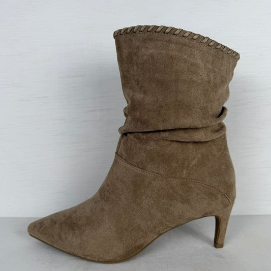 Slouchy laarsjes met naaldhakje en stiksel khaki