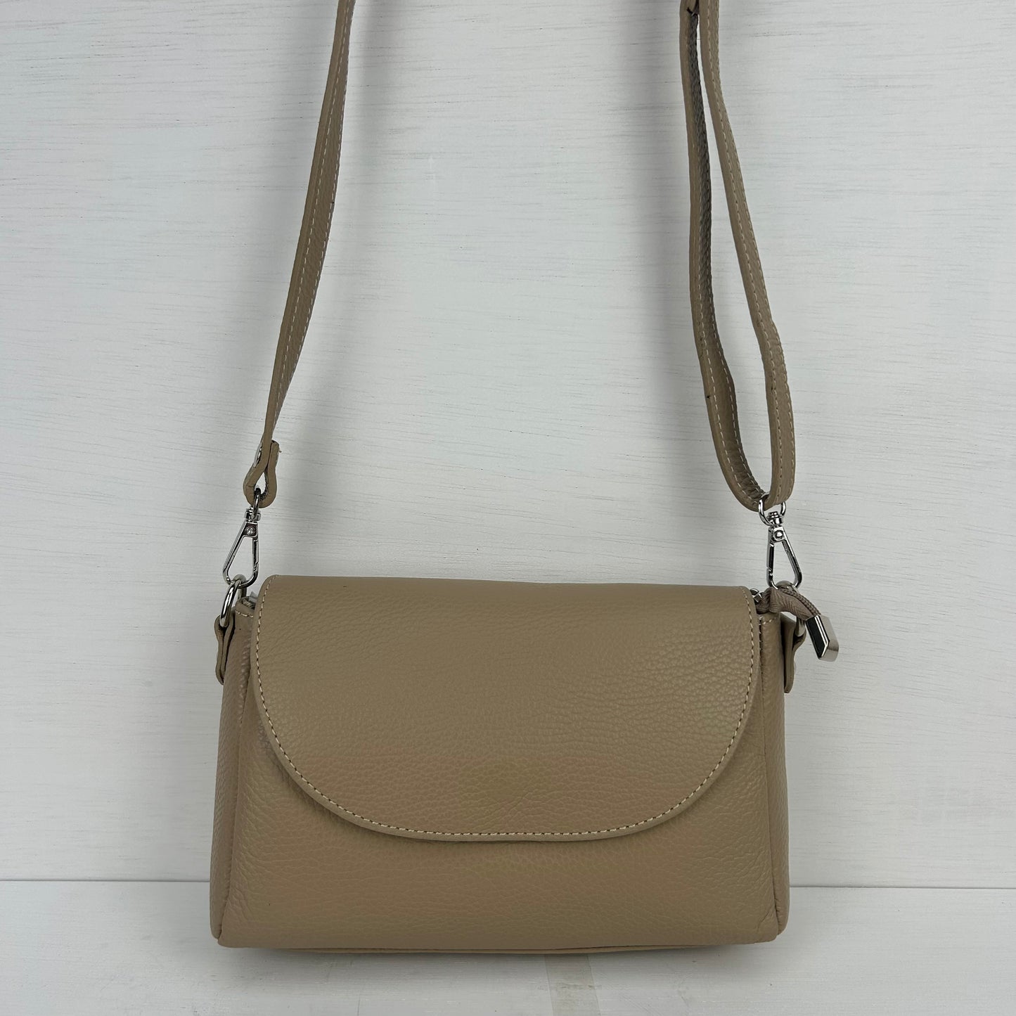 Real leather schoudertasje khaki