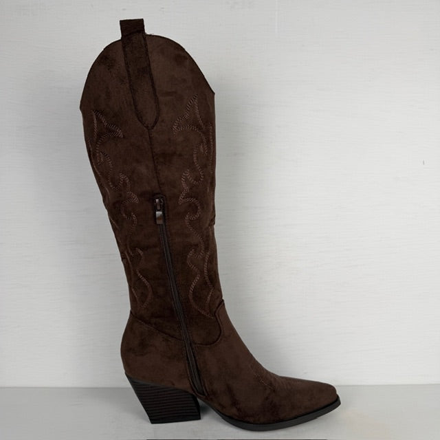 Hoge suèdine cowboylaarzen met elegante hak bruin