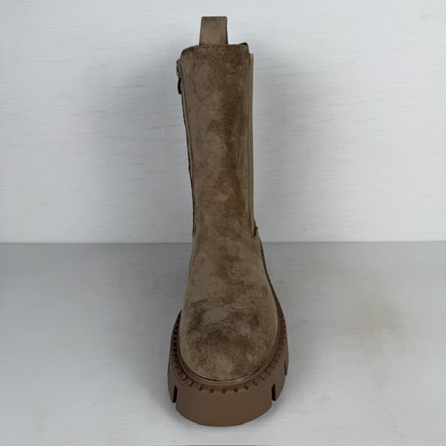 Geweldige boots met stoere zool en lusjes khaki