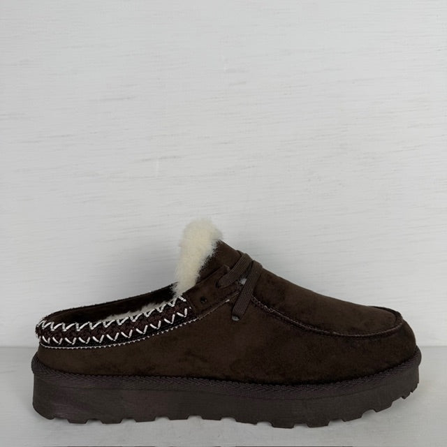 Furry instap pantoffels bruin