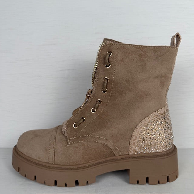 Geweldige boots met shiny afwerking beige