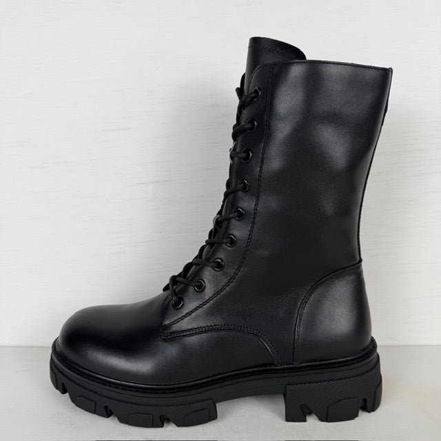 Leuke real leather veterboots zwart