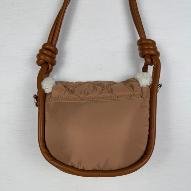 Padded schoudertasje met teddy randje camel