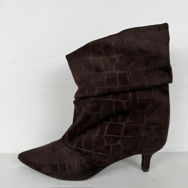 Slouchy laarzen met klein naaldhakje bruin croco