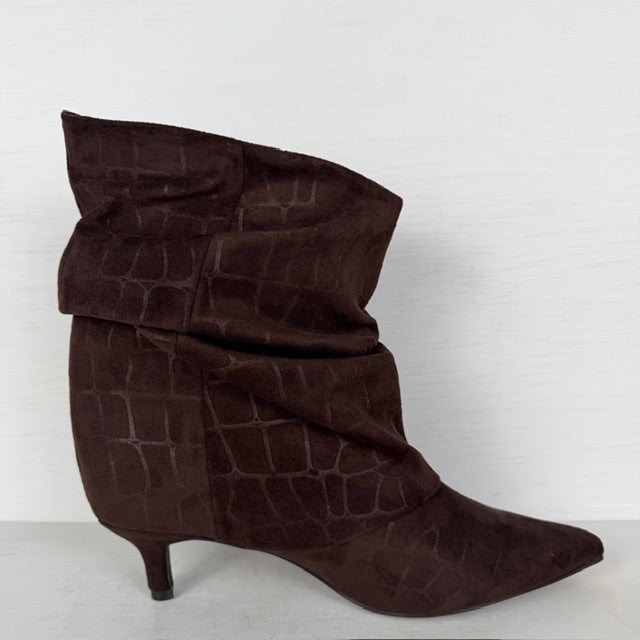 Slouchy laarzen met klein naaldhakje bruin croco