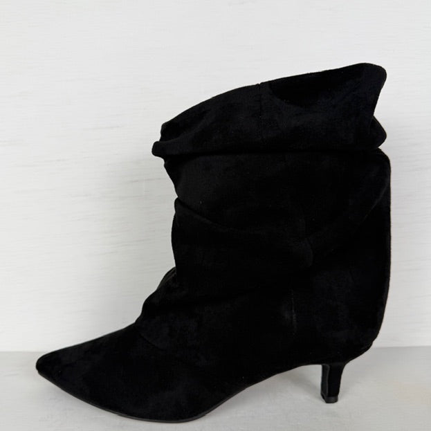 Slouchy laarzen met klein naaldhakje zwart