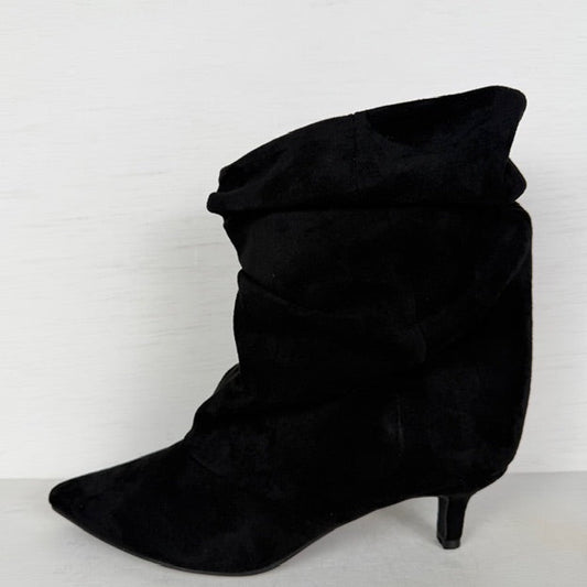 Slouchy laarzen met klein naaldhakje zwart
