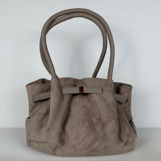 Suèdine schoudertas met gouden detail beige