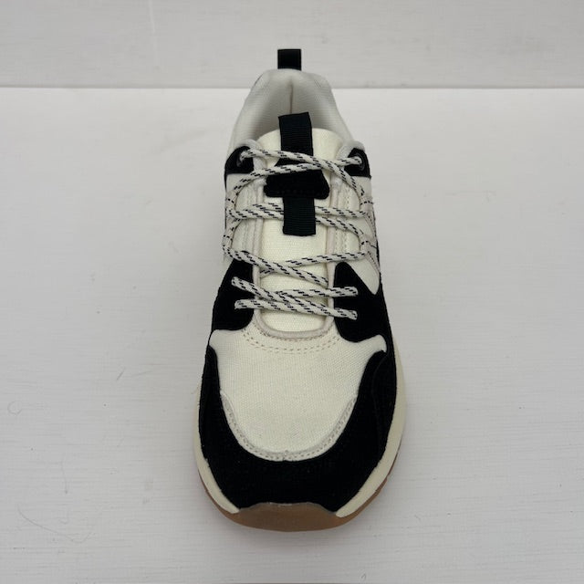 Casual sneaker met trendy look zwart