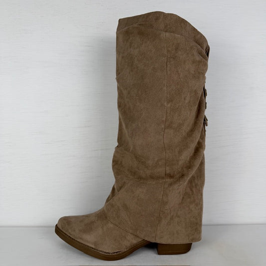Hoge suèdine cowboylaarzen met slouchy flap en knoopjes khaki