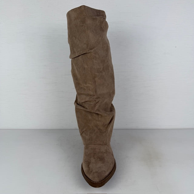 Hoge suèdine cowboylaarzen met slouchy flap en knoopjes khaki
