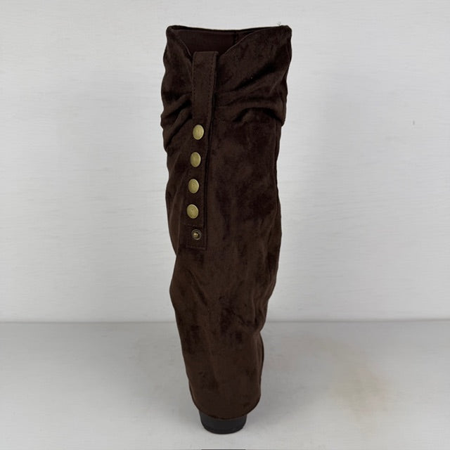 Hoge suèdine cowboylaarzen met slouchy flap en knoopjes bruin