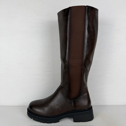 Hoge leatherlook laarzen met elastiek en lage hak bruin