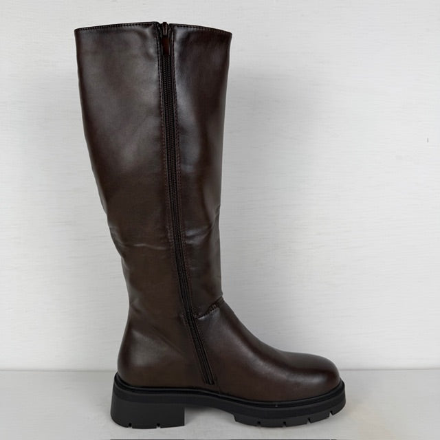 Hoge leatherlook laarzen met elastiek en lage hak bruin