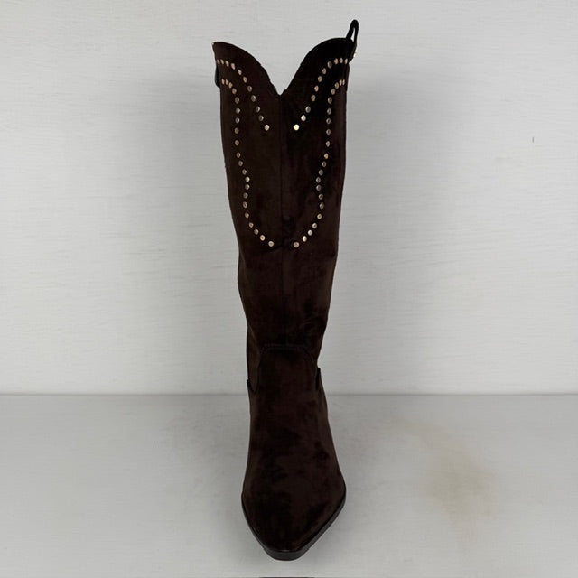 Hoge suèdine cowboylaarzen met studs en lage hak bruin
