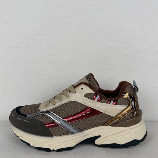 Sportieve sneakers met metallic details grijs