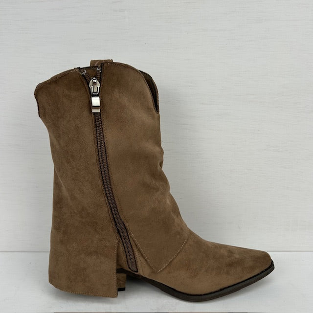 Trendy cowboylaarsje met franjes khaki