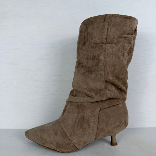 Suèdine slouchy laarzen met klein naaldhakje khaki