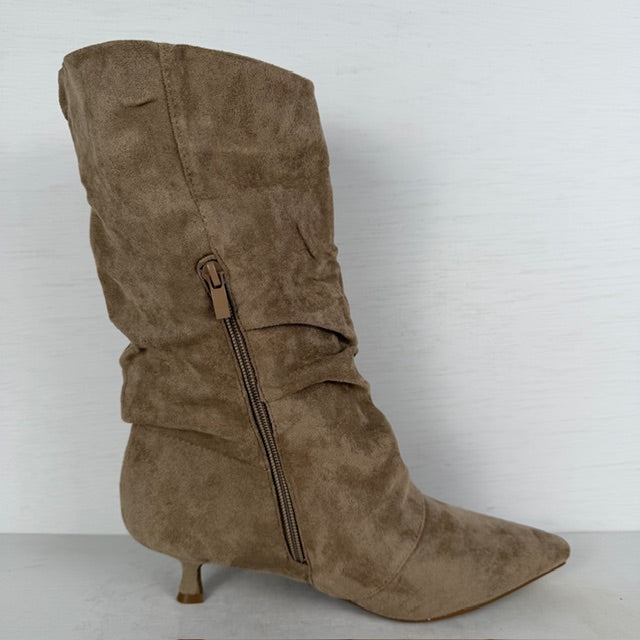 Suèdine slouchy laarzen met klein naaldhakje khaki