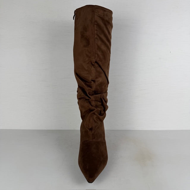 Hoge slouchy laarzen met klein naaldhakje lichtbruin