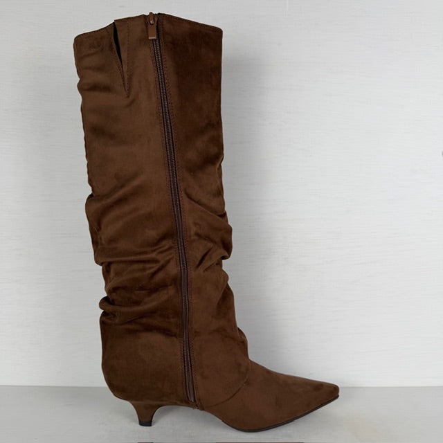Hoge slouchy laarzen met klein naaldhakje lichtbruin