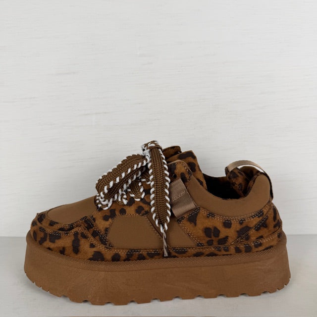 Comfy sneakers met stoere zool panter