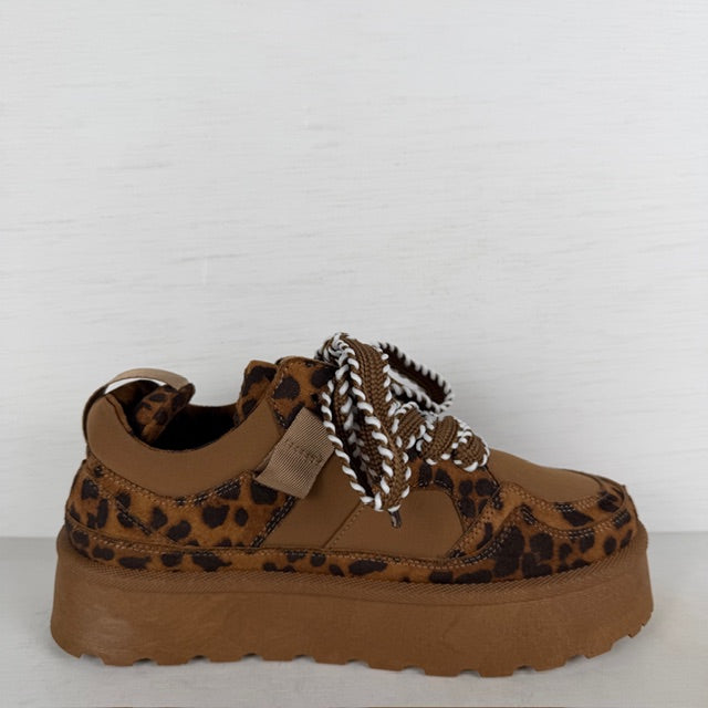Comfy sneakers met stoere zool panter