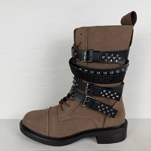 Stoere laarzen met veters en gespjes bruin