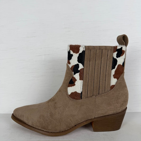 Suèdine cowboylaarsjes met koeienprint taupe