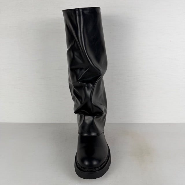 Hoge leatherlook laarzen met slouchy flap zwart
