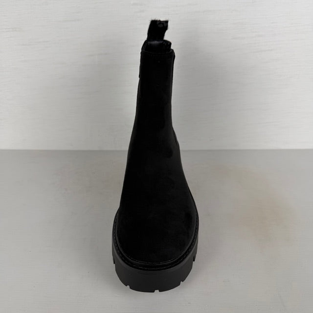 Suèdine boots met stoere zool en lusje zwart