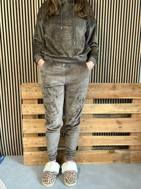 Lounge set bruin