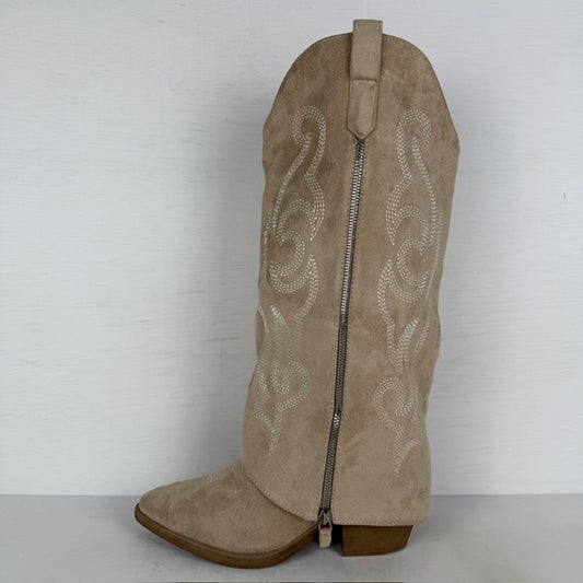 Suèdine cowboylaarzen met flap en sierrits beige