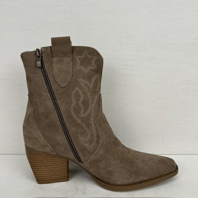 Real leather cowboylaarsje met stoere hak khaki