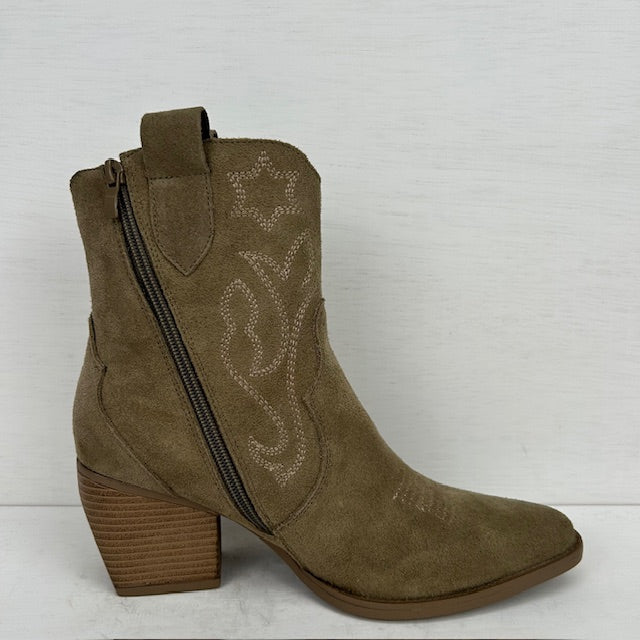 Real leather cowboylaarsje met stoere hak olive