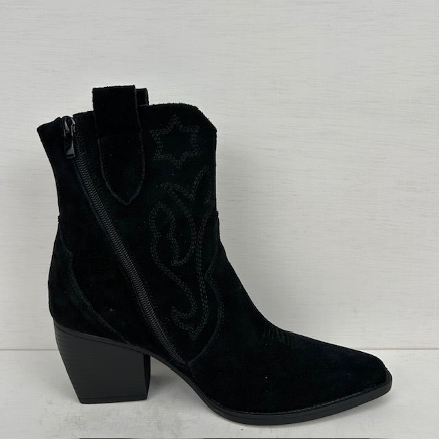 Real leather cowboylaarsje met stoere hak zwart